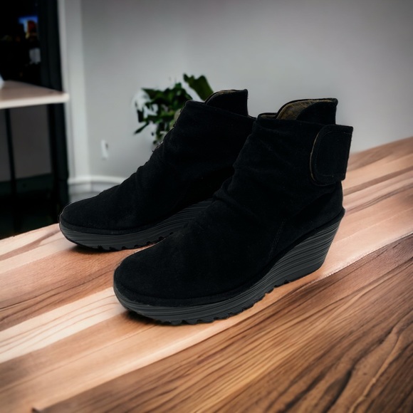 FLY London Women's Yegi689fly Ankle Bootie Black Suede size 41 - Picture 7 of 13